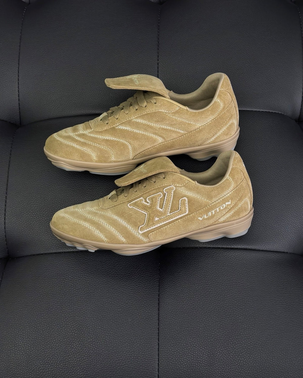 Louis Vuitton LV Footprint Soccer Men's And Women's Solid Color Suede Leather Round Toe Lace-up Low-top Sneakers Shoes #77695
