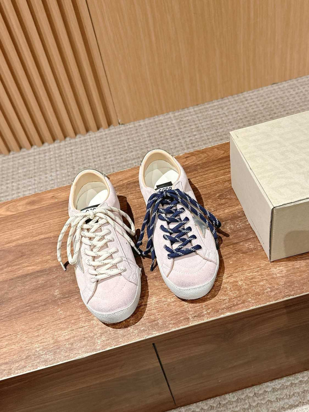 Golden Goose Men's and Women's Solid Colours Stars Dirty Shoes Round Toe Cowhide Low Top Two Colours Lace Casual Shoes #76749