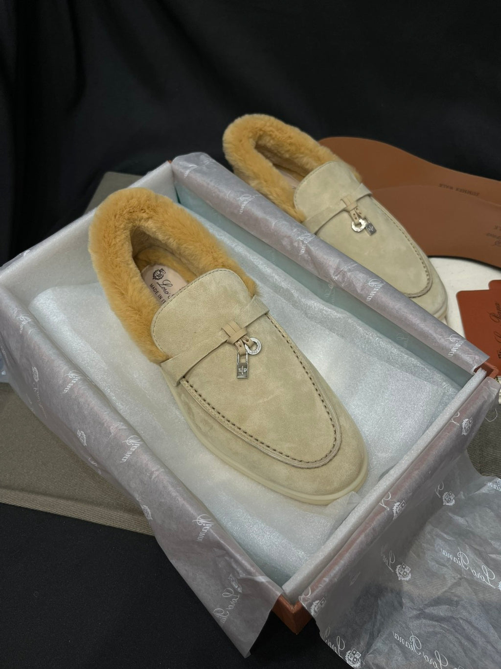 Loro Piana Women's Summer Charms Walk Moccasin Shoes Spring/Summer/Fall Solid-Color Beaver Fur Round-Toe Loafers Casual Shoes #81598