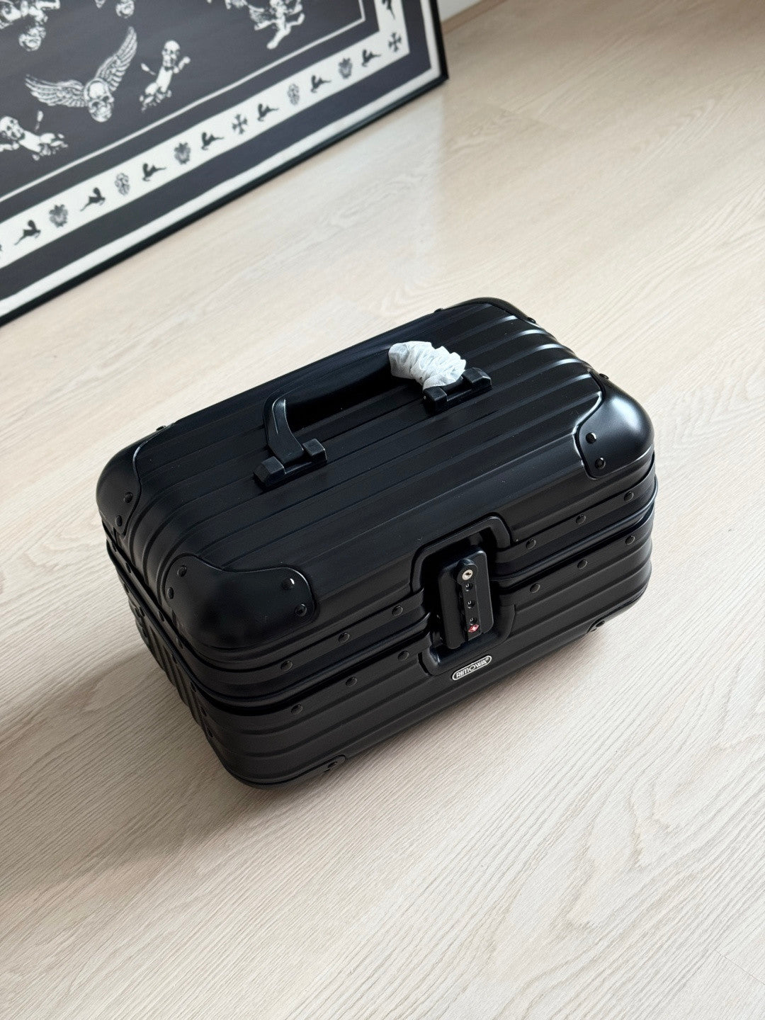 RIMOWA Aluminum Travel Vanity Case in Silver #379431