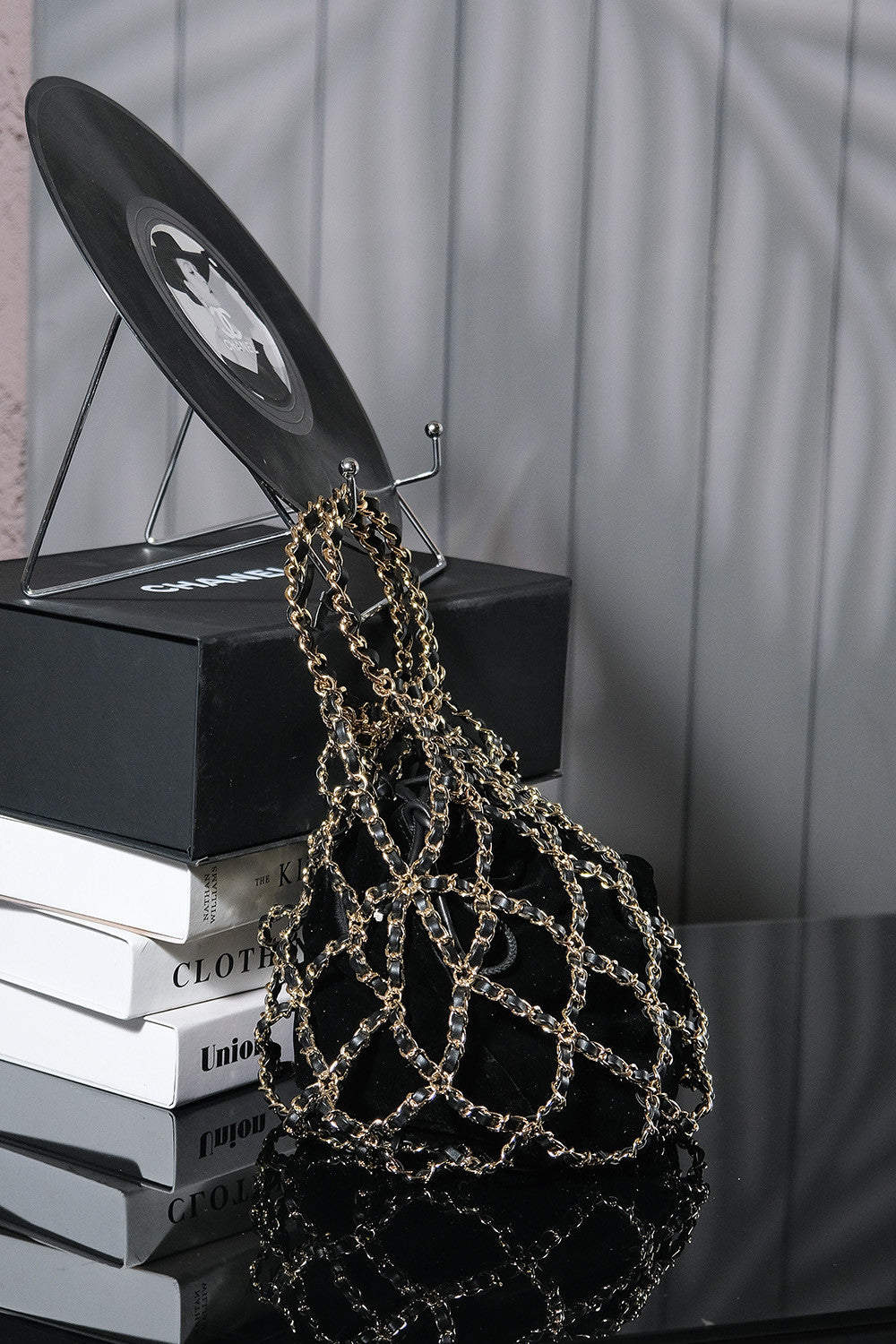 Chanel Mesh Clutch Bag With Gold Chain Handbag Black And Gold Accessories Fashionable And Exquisite Evening Bags #82237A