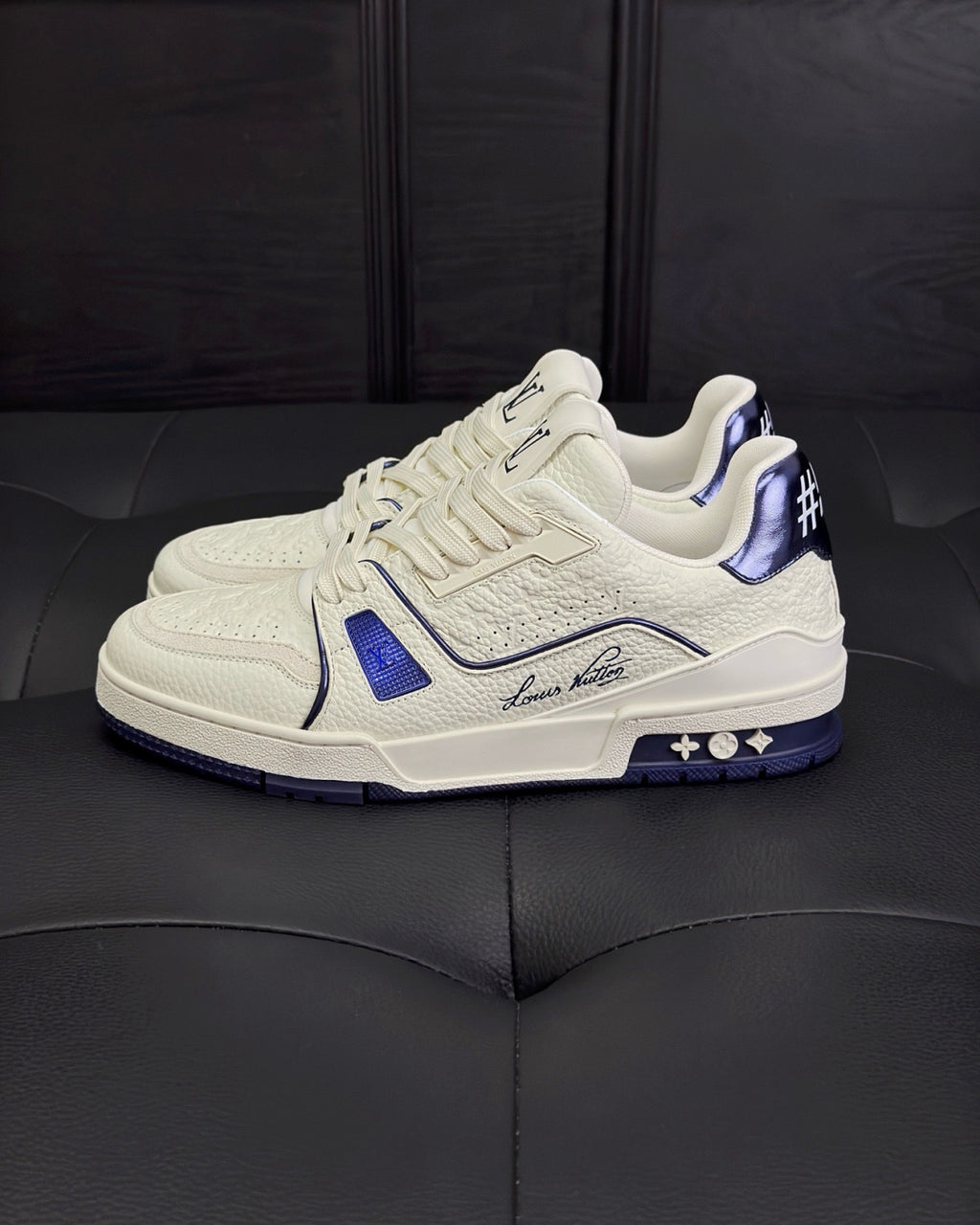 LOUIS VUITTON LV Trainer Sneaker #384153