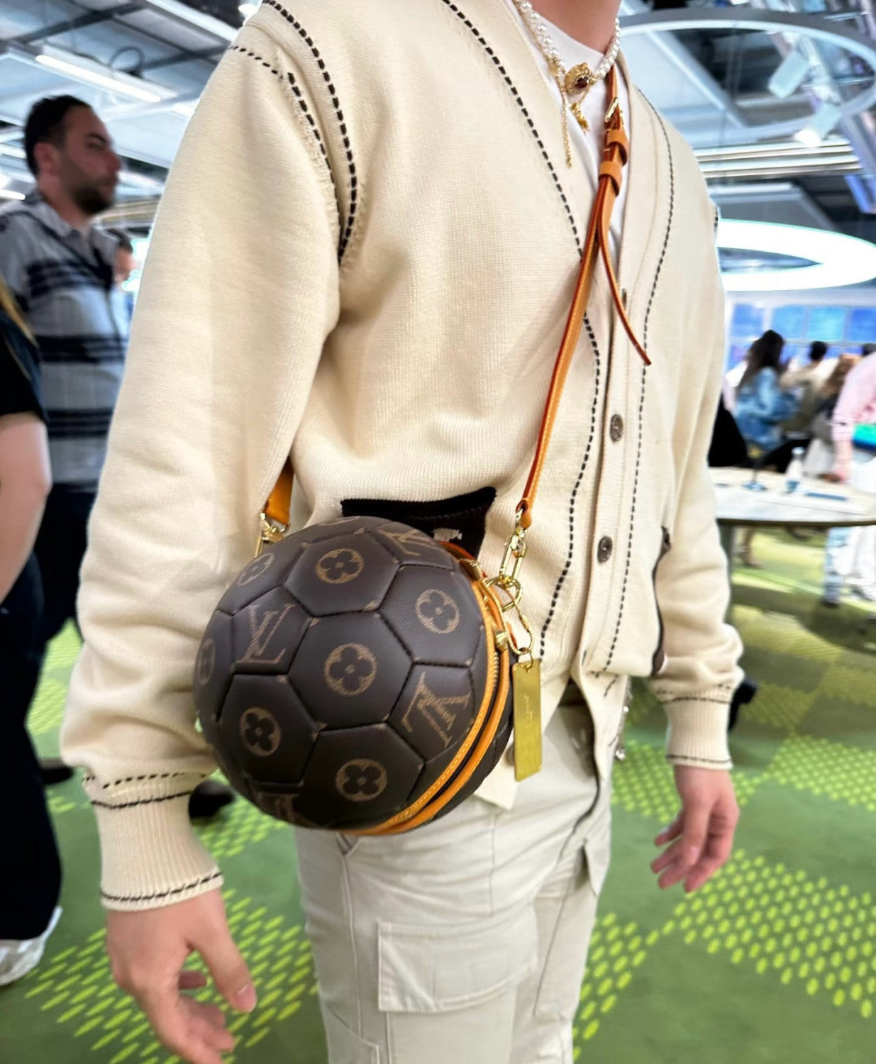 Louis Vuitton Soccer Ball Football Bag Haas Leather Rare Handbag Leather Shoulder Strap Crossbody Bags Artisanal Handbag M13894 #196187