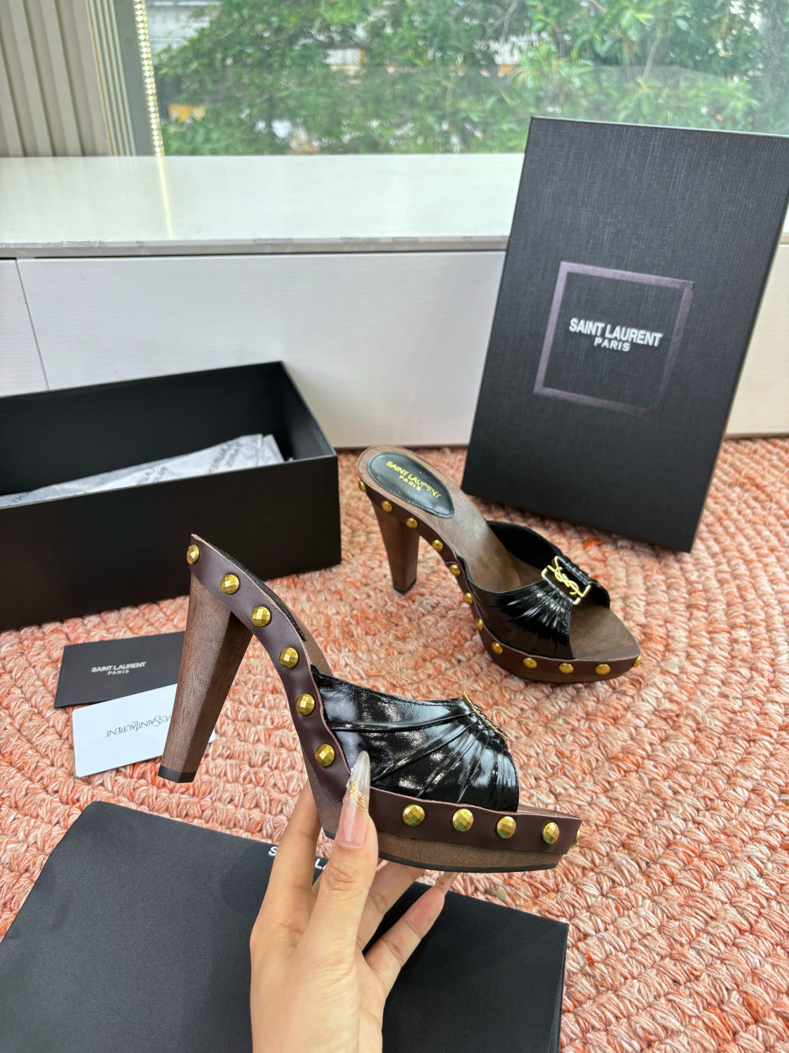 Saint Laurent BABYLONE Clogs in Smooth Leather #379492
