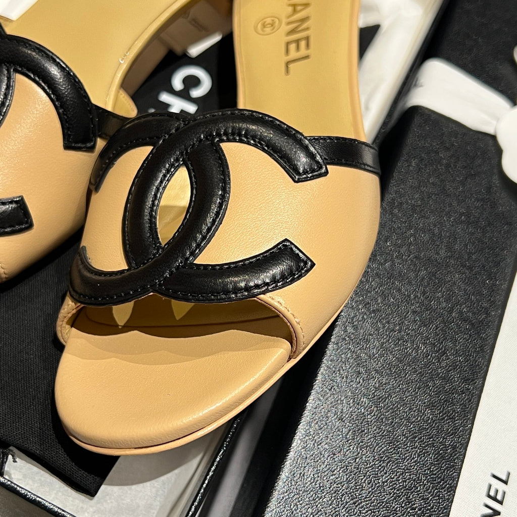 CHANEL Mules Lambskin Beige Black #386260