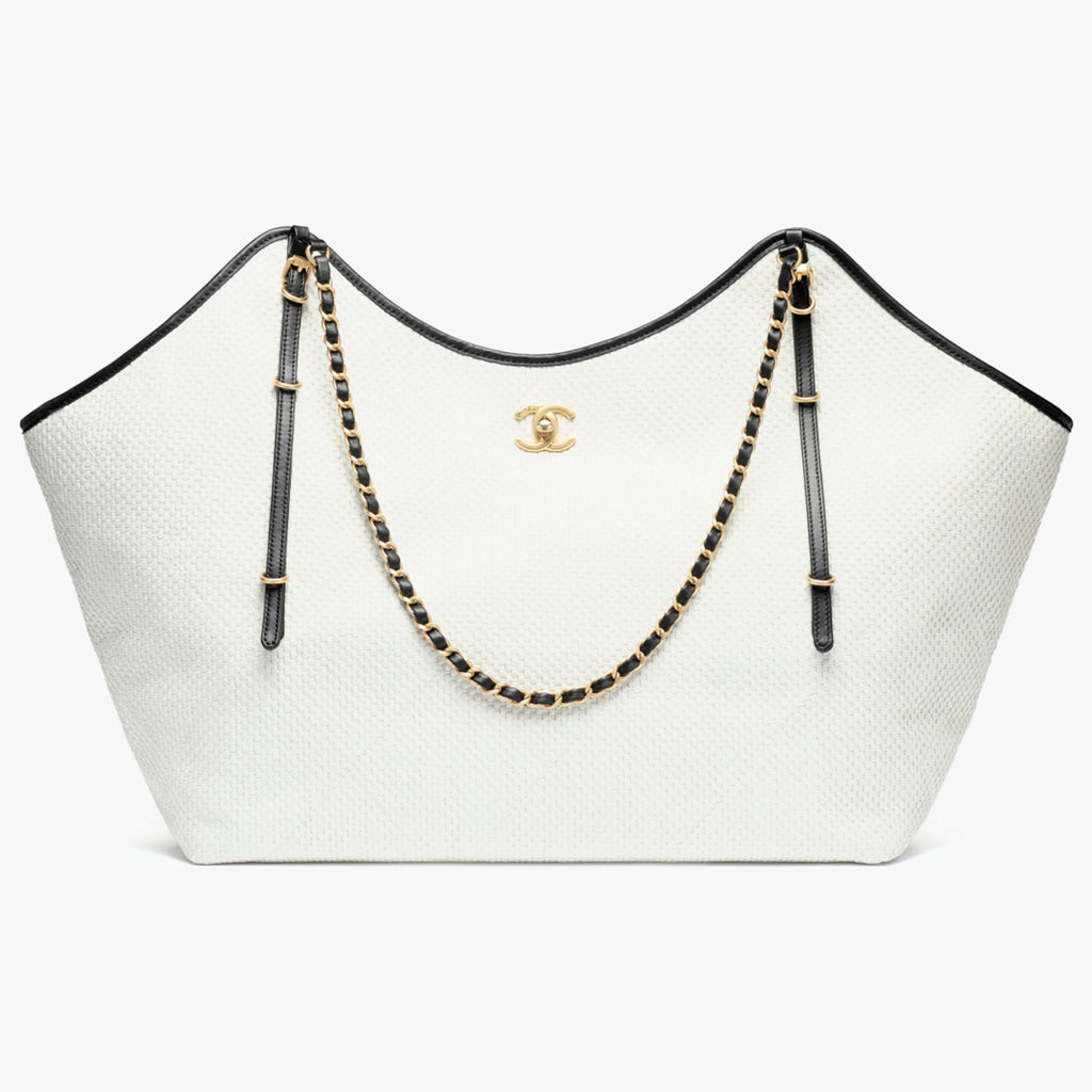 Chanel 26 Early Spring Resort Collection MAXI Tote Bag Gold Metallic Accents Tri-Color Fashion Statement Elegant and Refined Handheld Spacious Tote Bags #194915
