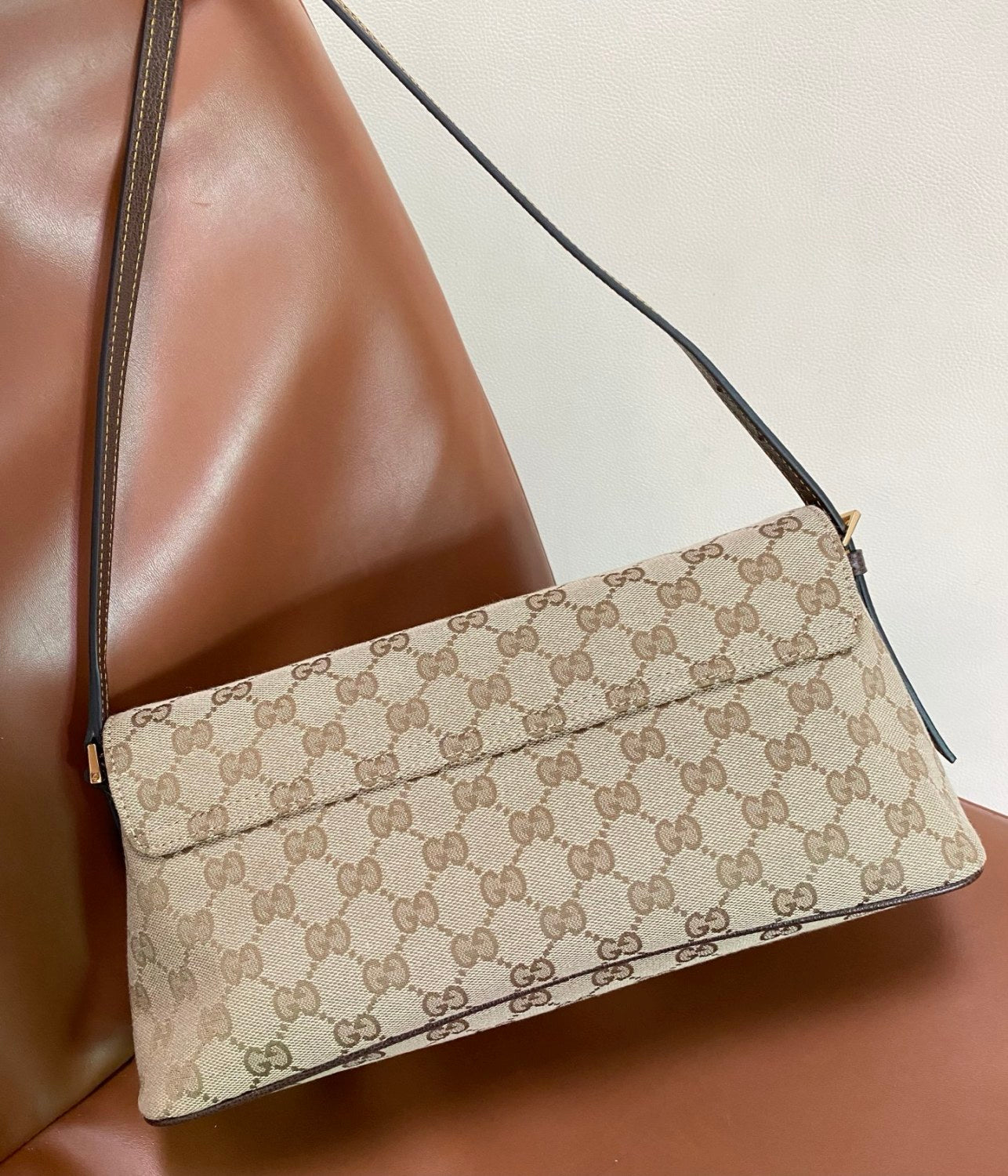 GUCCI Madison Medium Shoulder Bag in Blue GG Denim #383858
