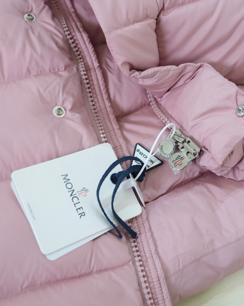 Moncler Vezere Maya 70 Winter Short Women's and Men's Down Jacket #333128