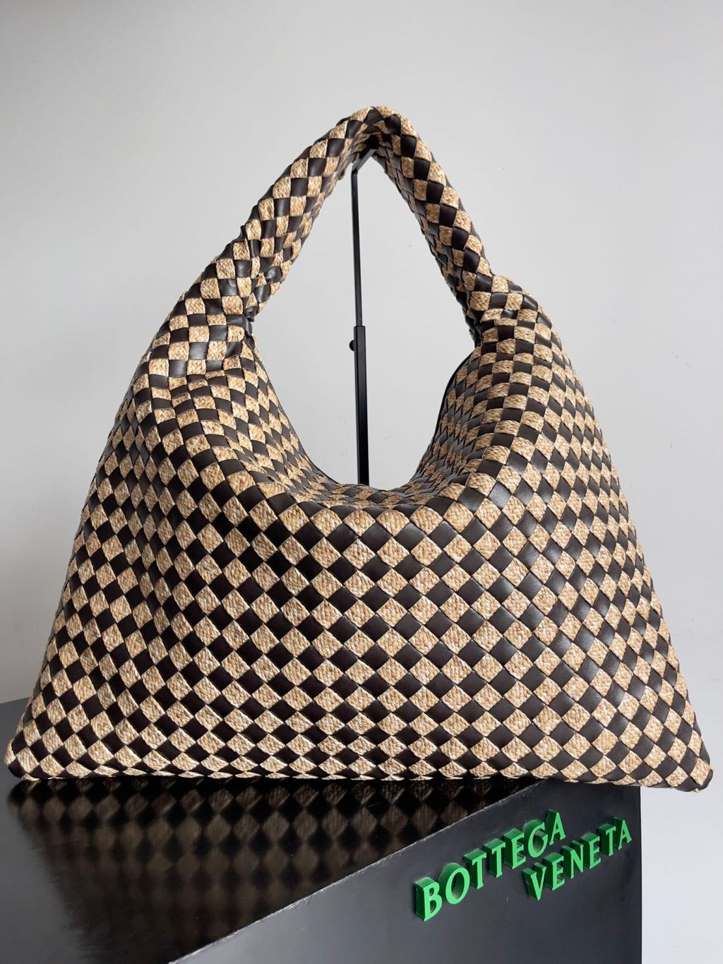 Bottega Veneta HOP Raffia And Leather Hop Shoulder Bag Stylish Modern Handheld Shoulder Bag Women's Fashionable Casual Tote #81889A