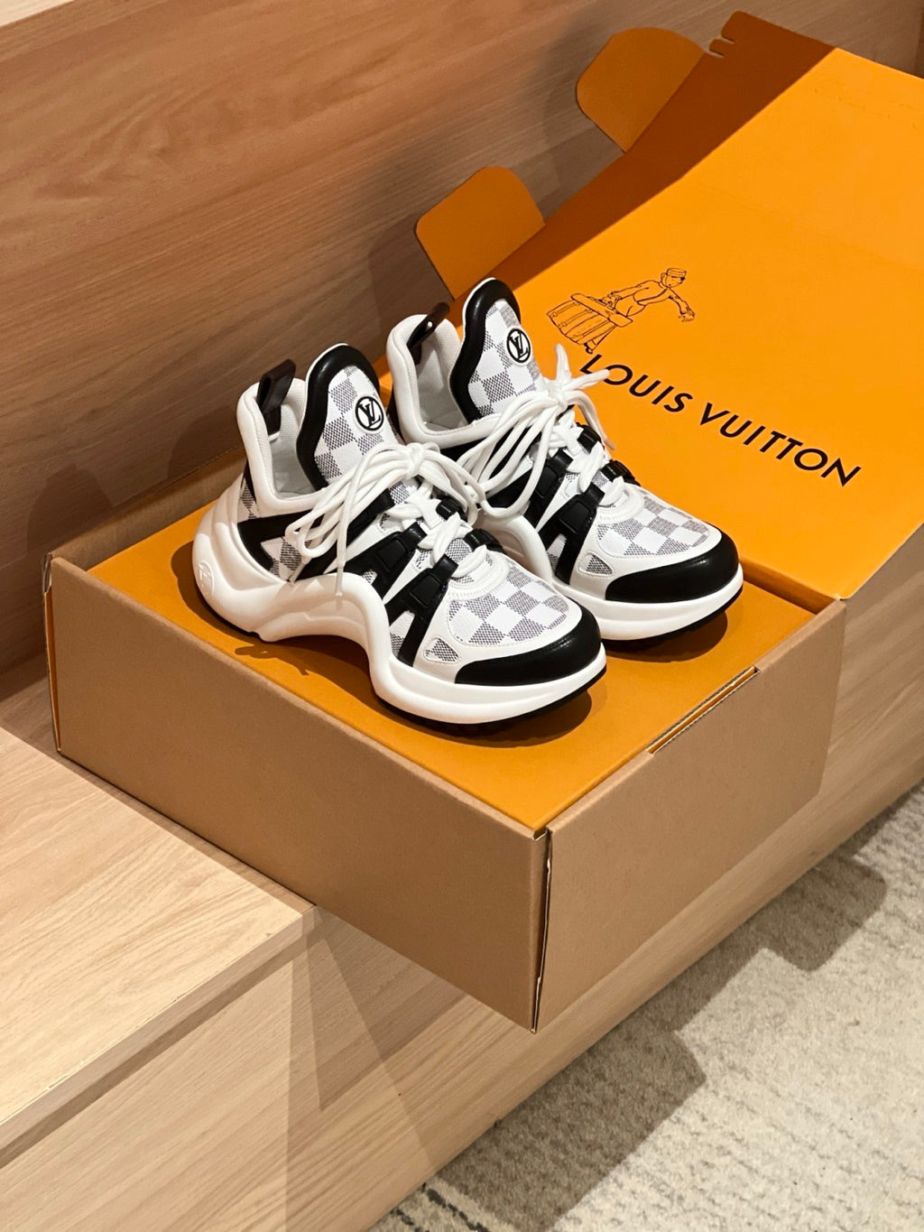 Louis Vuitton Lv Archlight Sneaker Shoes #377401