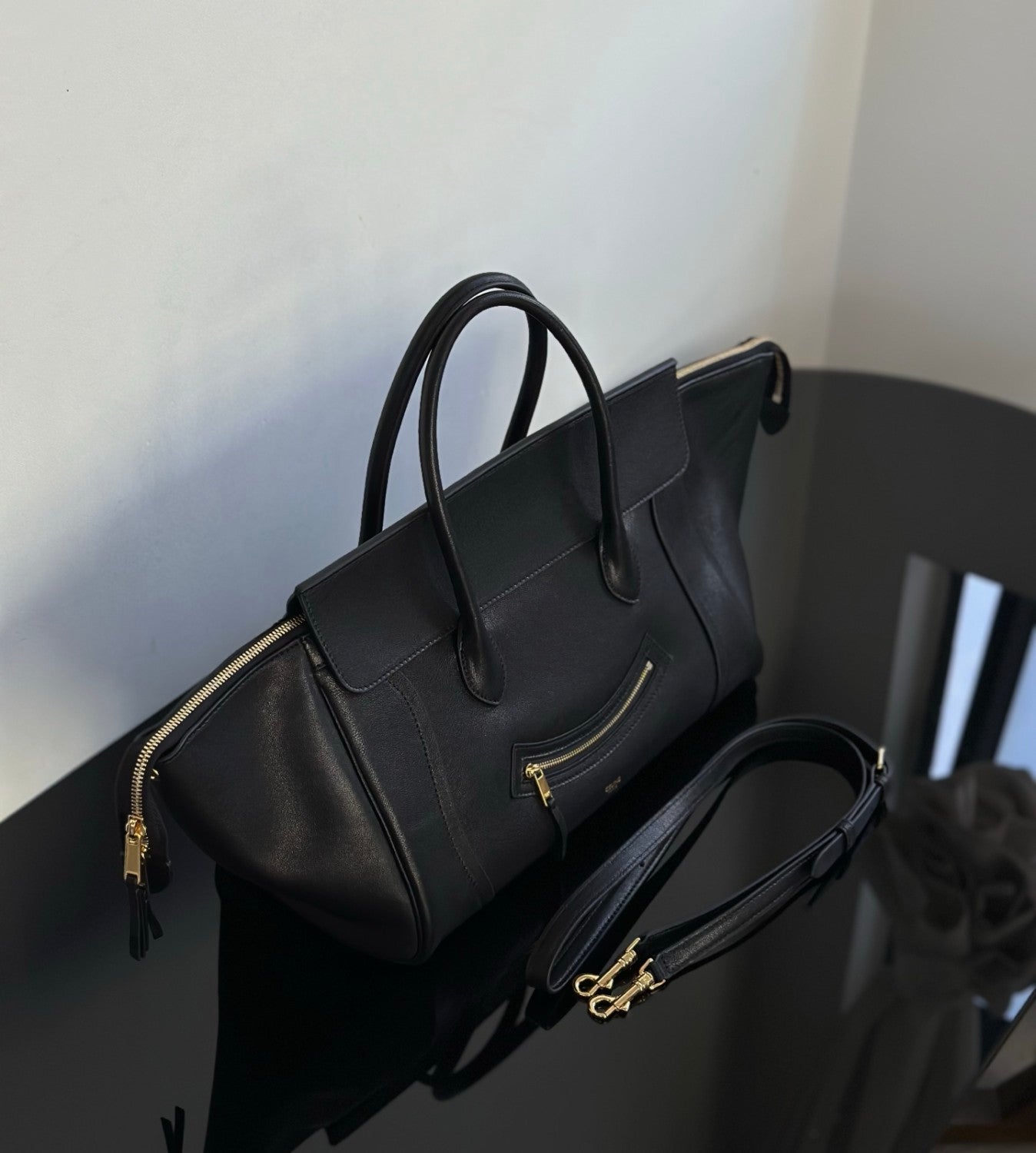 Celine Luggage Handbag Smile Zipper Large Tote Bag Shoulder Bag Crossbody Bag Stylish Elegant Casual Brown Black Tote Bag L100e3gw2.28bk #190751