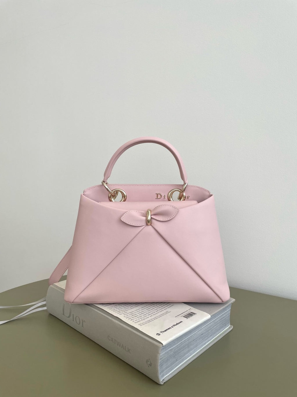 Dior 26s Cigale Bow Pink Shiny Supple Calfskin Small Handbag Crossbody Bag Stylish And Elegant Available In Multiple Colours Bags #84394A