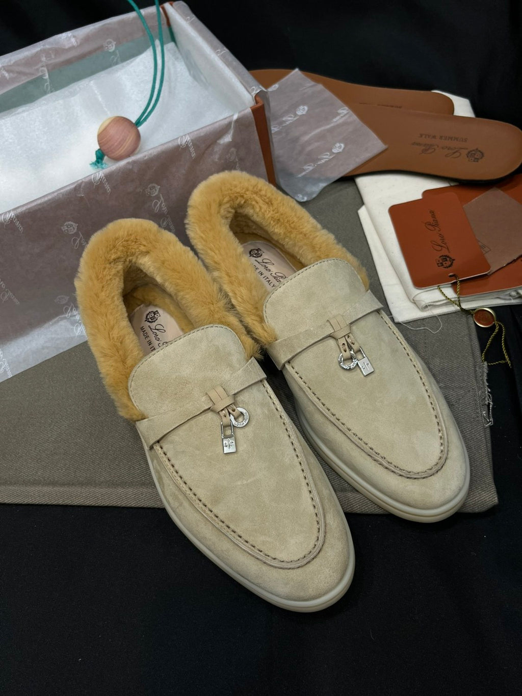Loro Piana Women's Summer Charms Walk Moccasin Shoes Spring/Summer/Fall Solid-Color Beaver Fur Round-Toe Loafers Casual Shoes #81598
