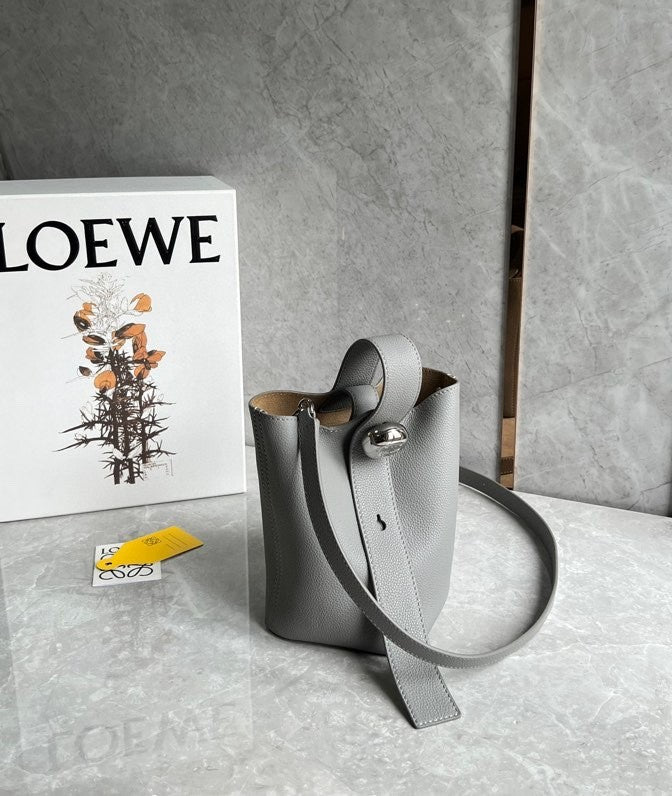 Loewe Mini Pebble Bucke #376317
