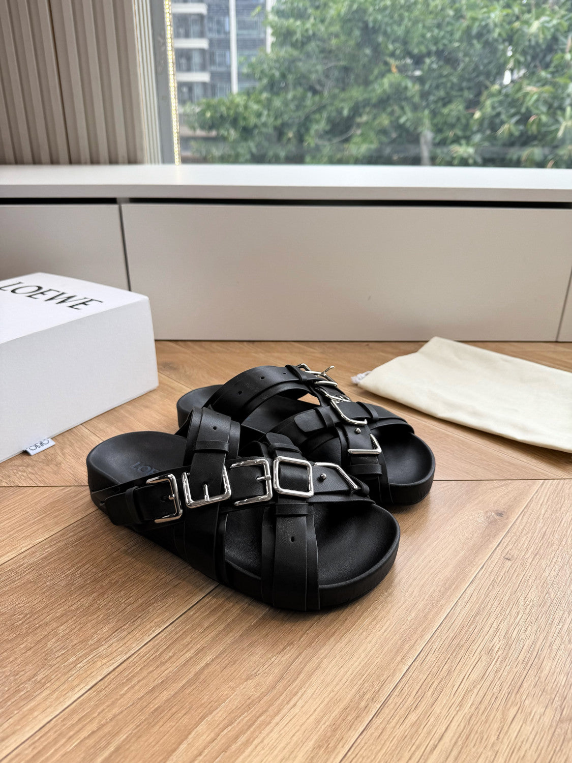 LOEWE Type Fussbett Sandal in Vegetable-tanned Calfskin #387117