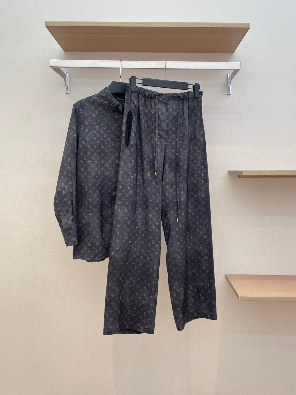 Louis Vuitton Women's Summer Letter Printed Single Breasted Long Sleeve Shirt Lace Up Casual Pants Set Suit #75558