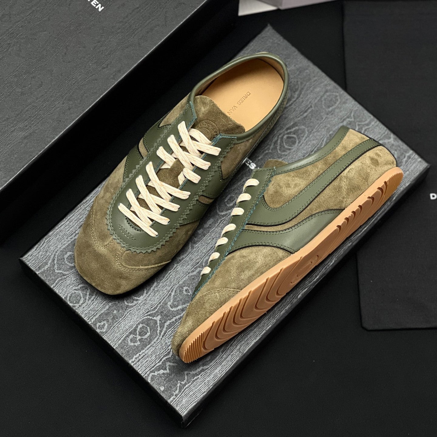 Dries Van Noten Women's Marathon Retro Training Shoes Four Seasons Solid Color Round Toe Lace-up Low-top Leather Casual Shoes #81462