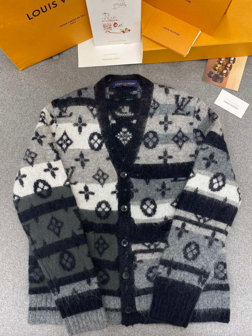 Louis Vuitton Men's Fall And Winter Black And White Jacquard Long Wool Sweater Cardigan#286539