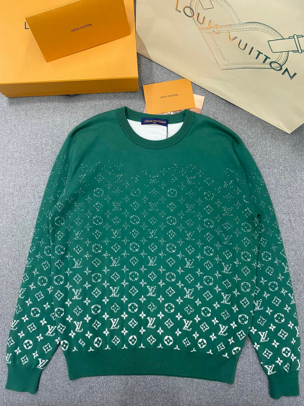 Louis Vuitton Men's Spring/Fall Fashion Casual Classic Vintage Floral Gradient Round Neck Knit Sweater #78733