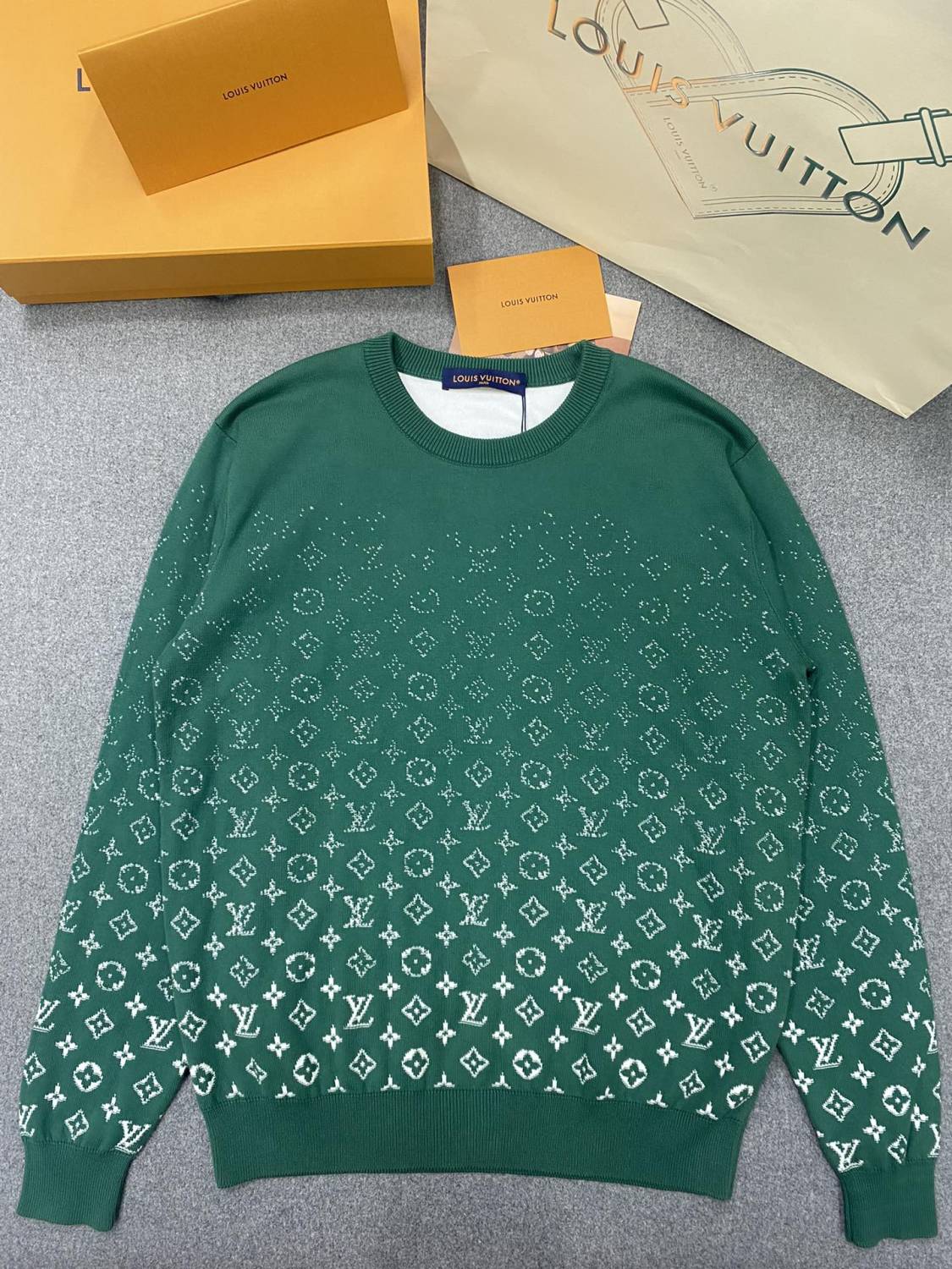 Louis Vuitton Men's Spring/Fall Fashion Casual Classic Vintage Floral Gradient Round Neck Knit Sweater #78733