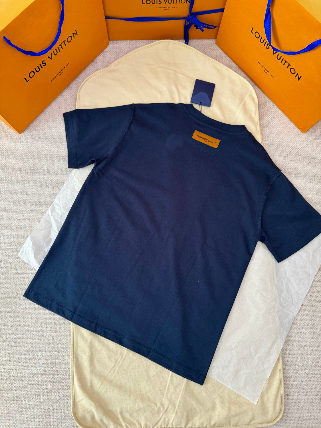 Louis Vuitton Embossed Lv T-shirt #334929