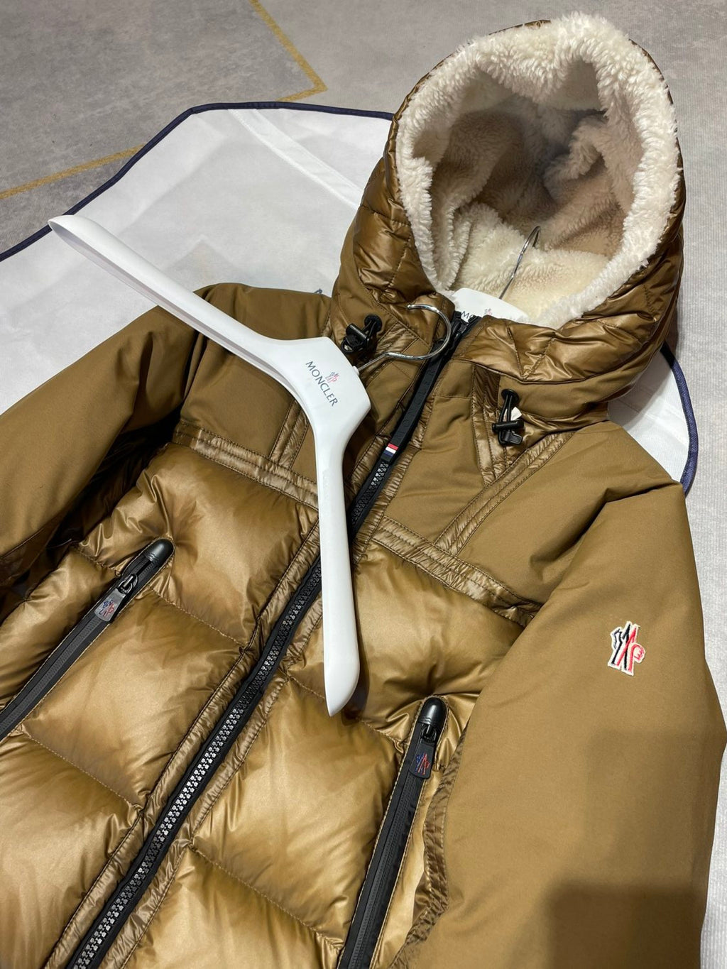 Moncler Men's Autumn and Winter Solid Color Splicing Hooded Zipper Long Sleeve Puffer Down Jacket #73647