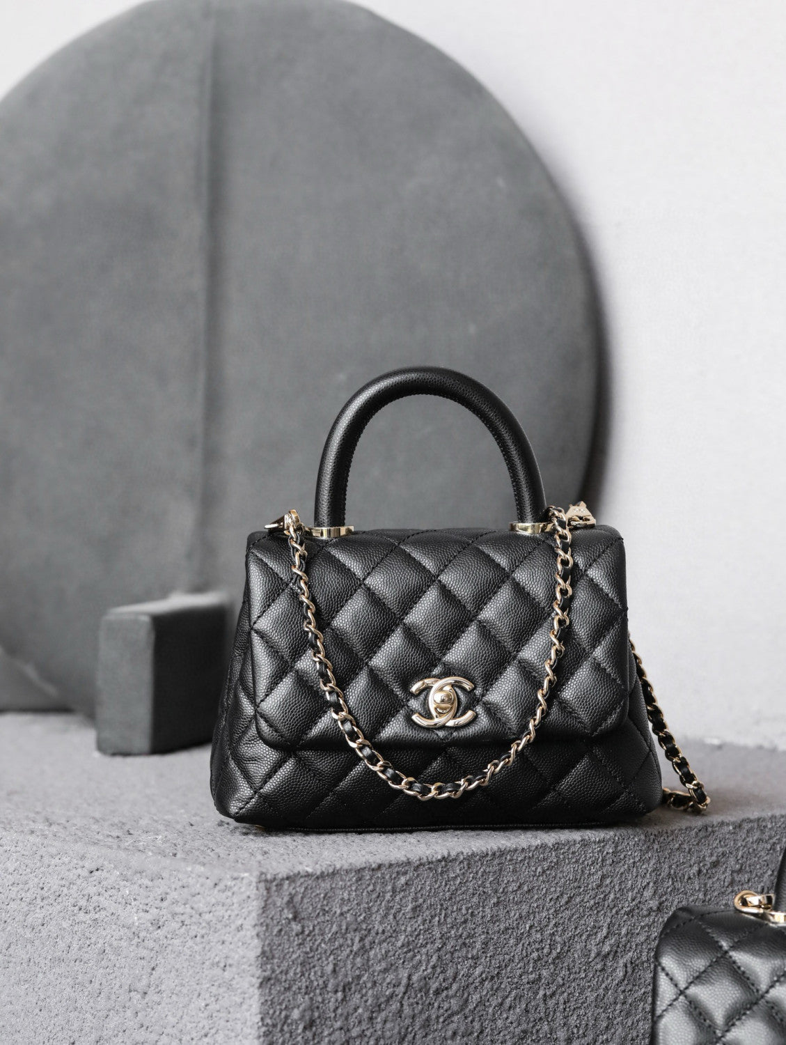 Chanel COCO Handle 16 Classic Logo Black Gold Leather Caviar Chain Shoulder Crossbody Mini Small Medium Women's Spring Summer Black Bag Bags #81386