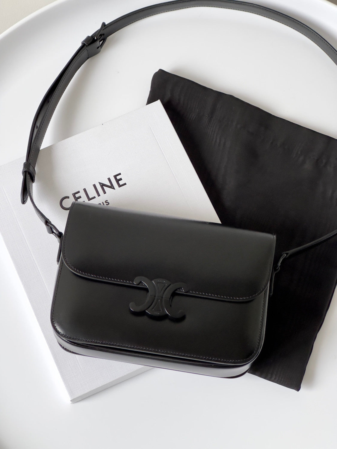 Celine Triomphe Medium Classic Premium Vintage-style Metallic Gold Logo Accent Leather Solid-colour Handbag Bag Lady Bags #196193