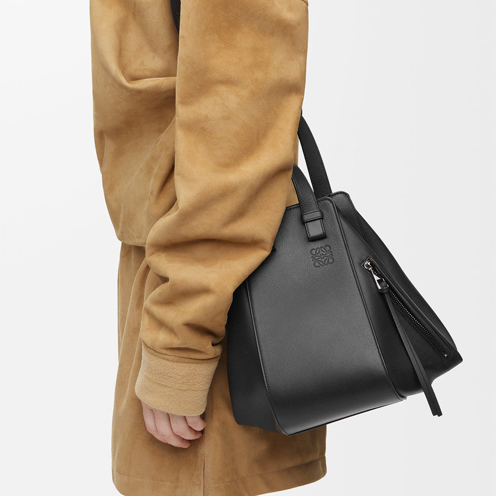 Loewe Small Hammock bag in classic calfskin Black#335867