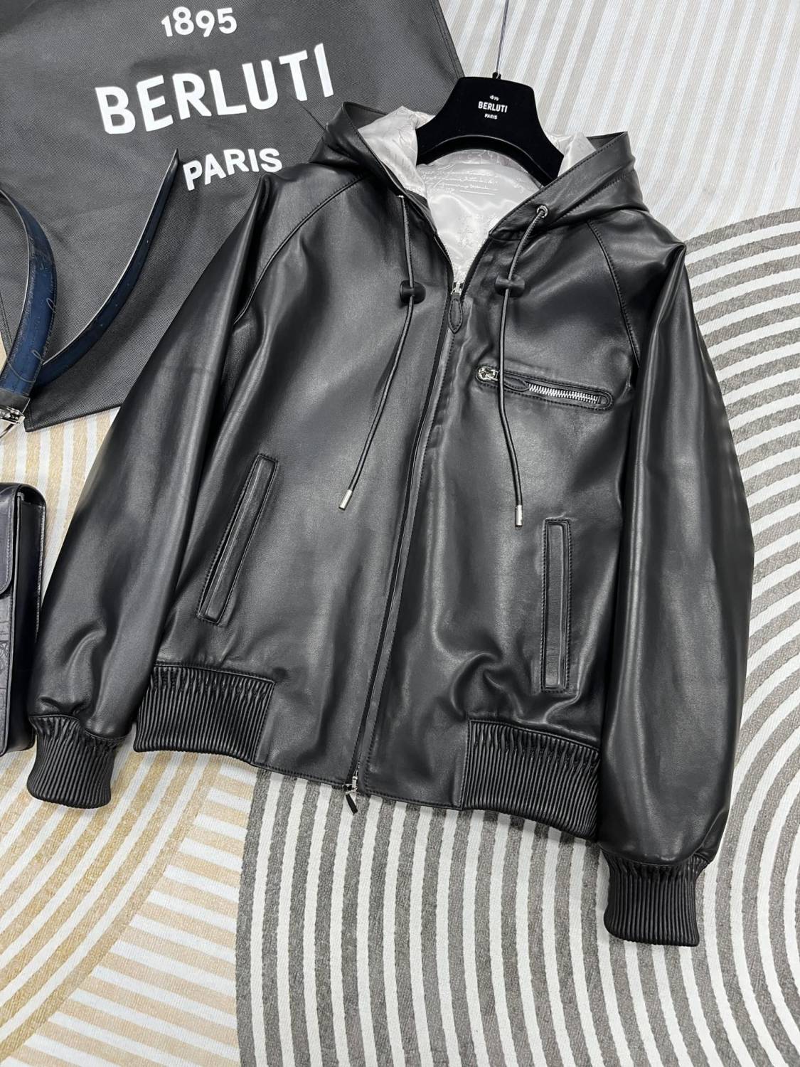 Berluti Men's Autumn And Winter Fashion Solid Color Sheepskin Zipper Long Sleeve Casual Alternative Hooded Leather Jacket Ngvp #9183