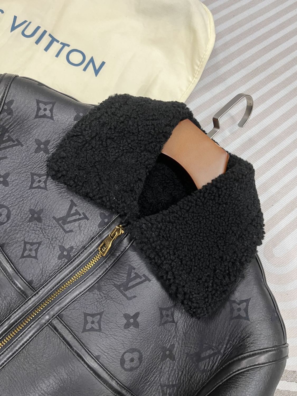 Louis Vuitton Men's Fall/Winter Black Logo Print Embossed Leather Long Sleeve Zipper Jacket #73254