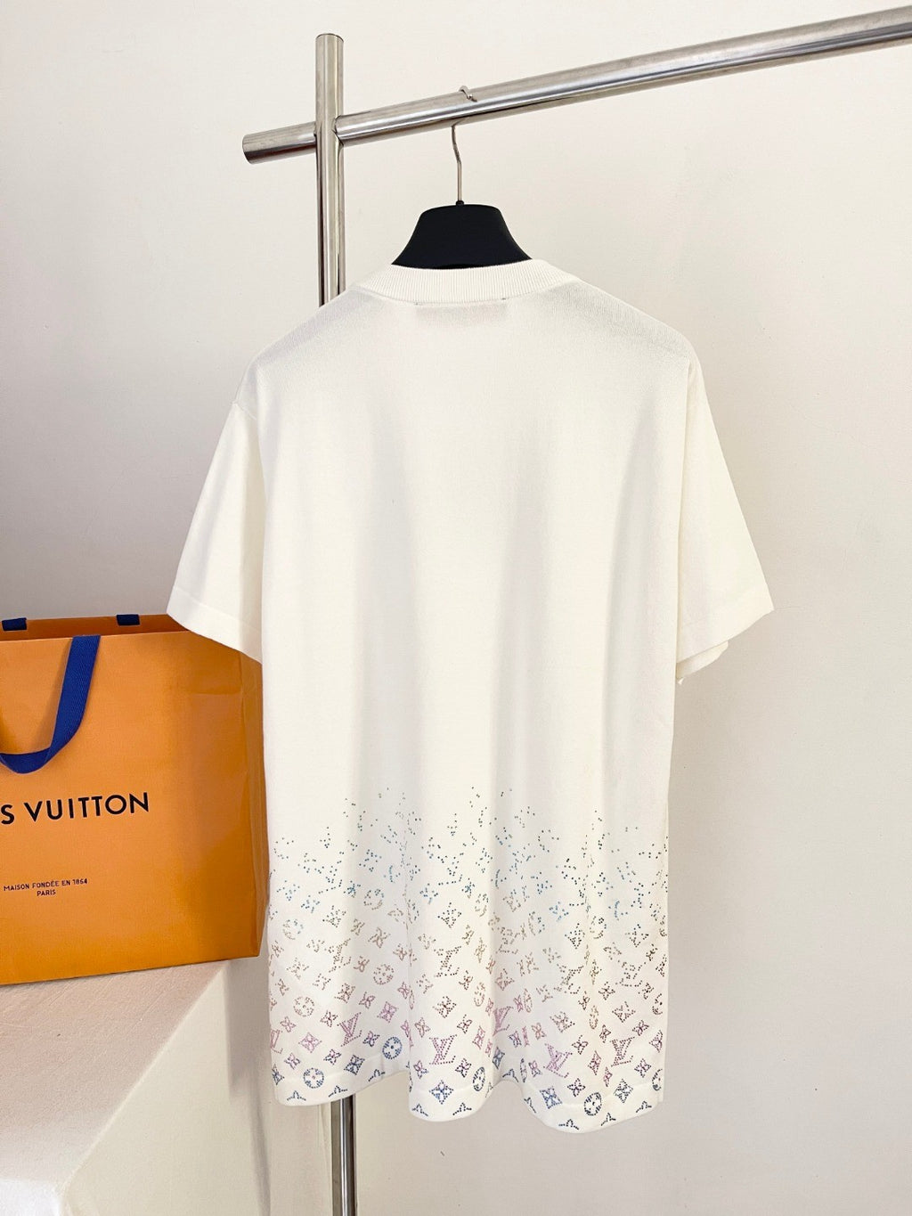 Louis Vuitton Men's Summer Colorful Diamond Letters Gradient Pattern Solid Color Round Neck Short Sleeve T-shirt #76173