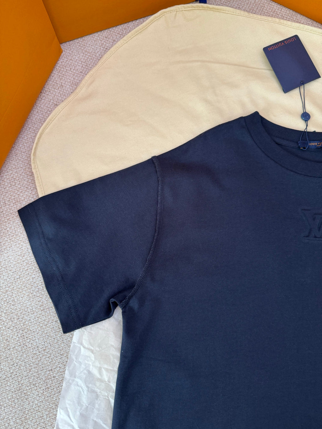 Louis Vuitton Embossed Lv T-shirt #334929