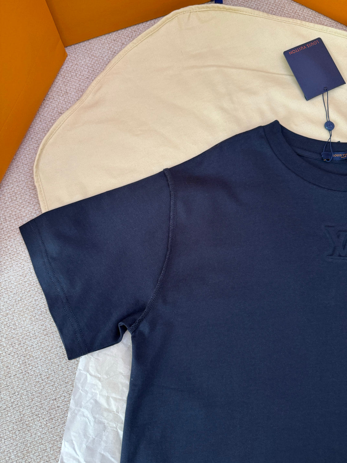 Louis Vuitton Embossed Lv T-shirt #334929