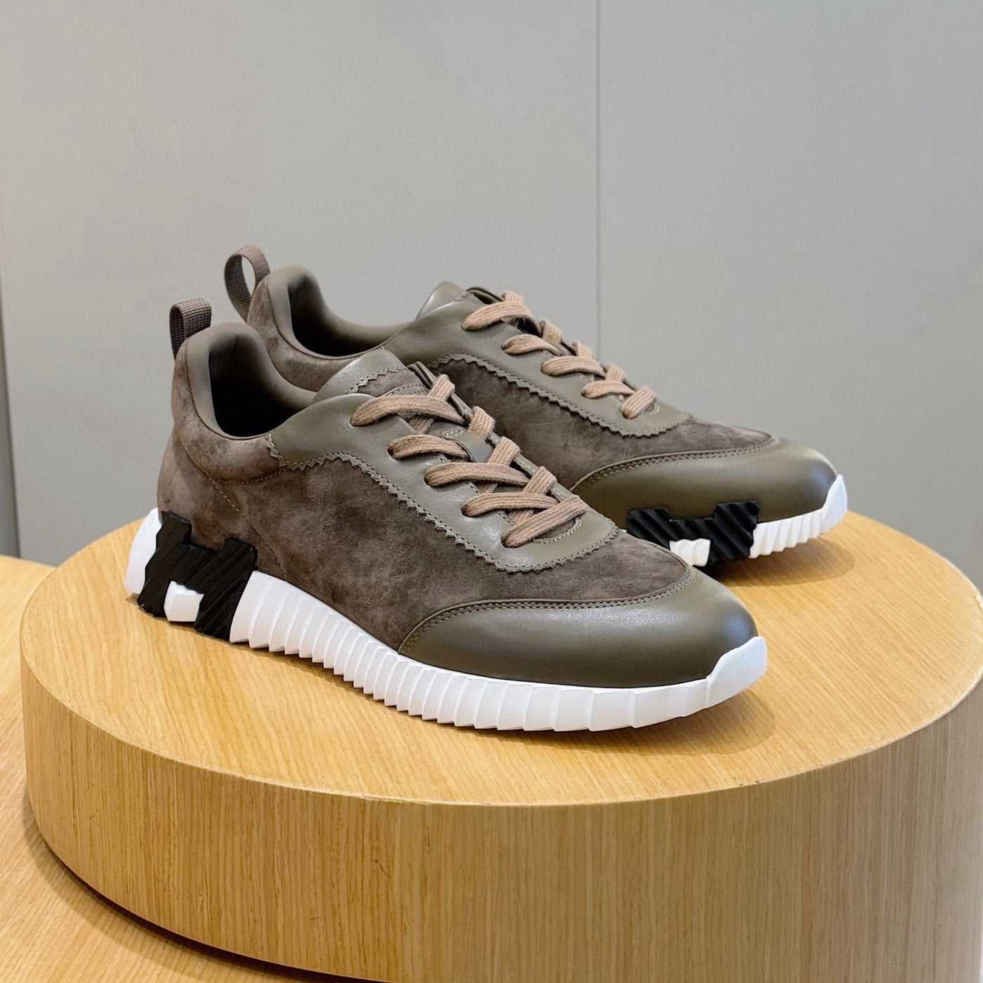 Hermes Men's Spring/Summer Fashion Casual Round Toe Lace Up Contrasting Color Suede Cowhide Low Top Sneakers #78237