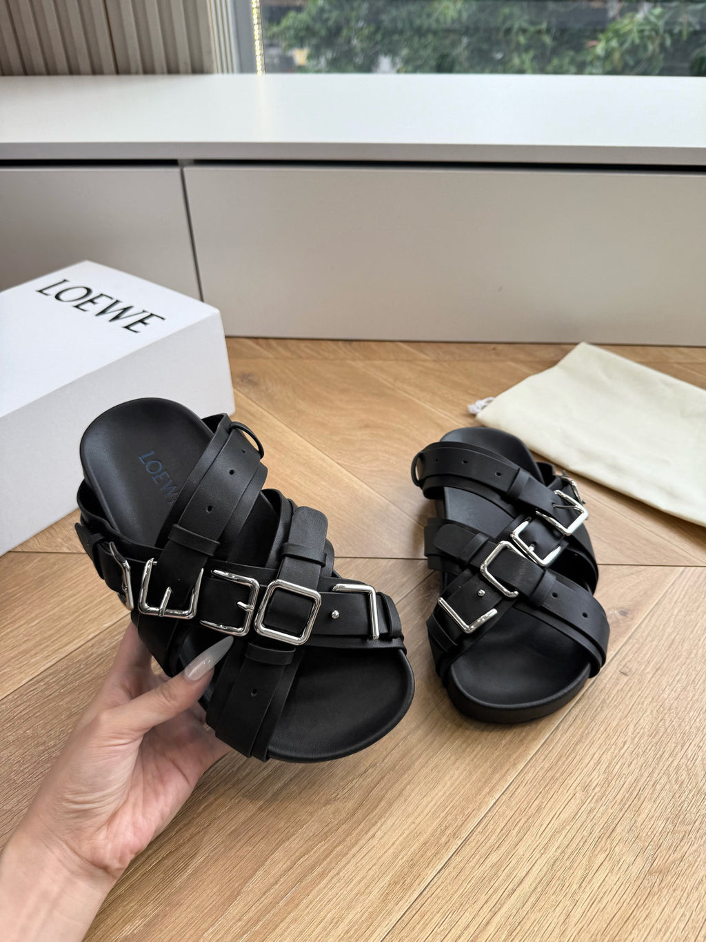 LOEWE Type Fussbett Sandal in Vegetable-tanned Calfskin #387117