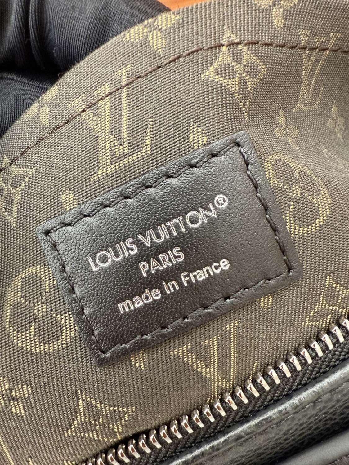 Louis Vuitton BIKER Women's Fashion Casual Metal Logo Badge Leather Adjustable Shoulder Strap Handbag Tote Bag Shoulder Bag Bags M26563 #78348