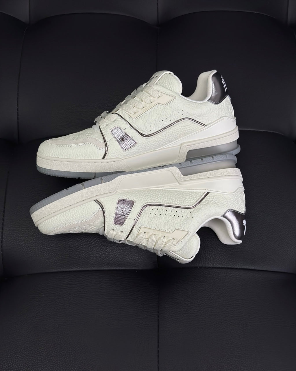 LOUIS VUITTON LV Trainer Sneaker #384153