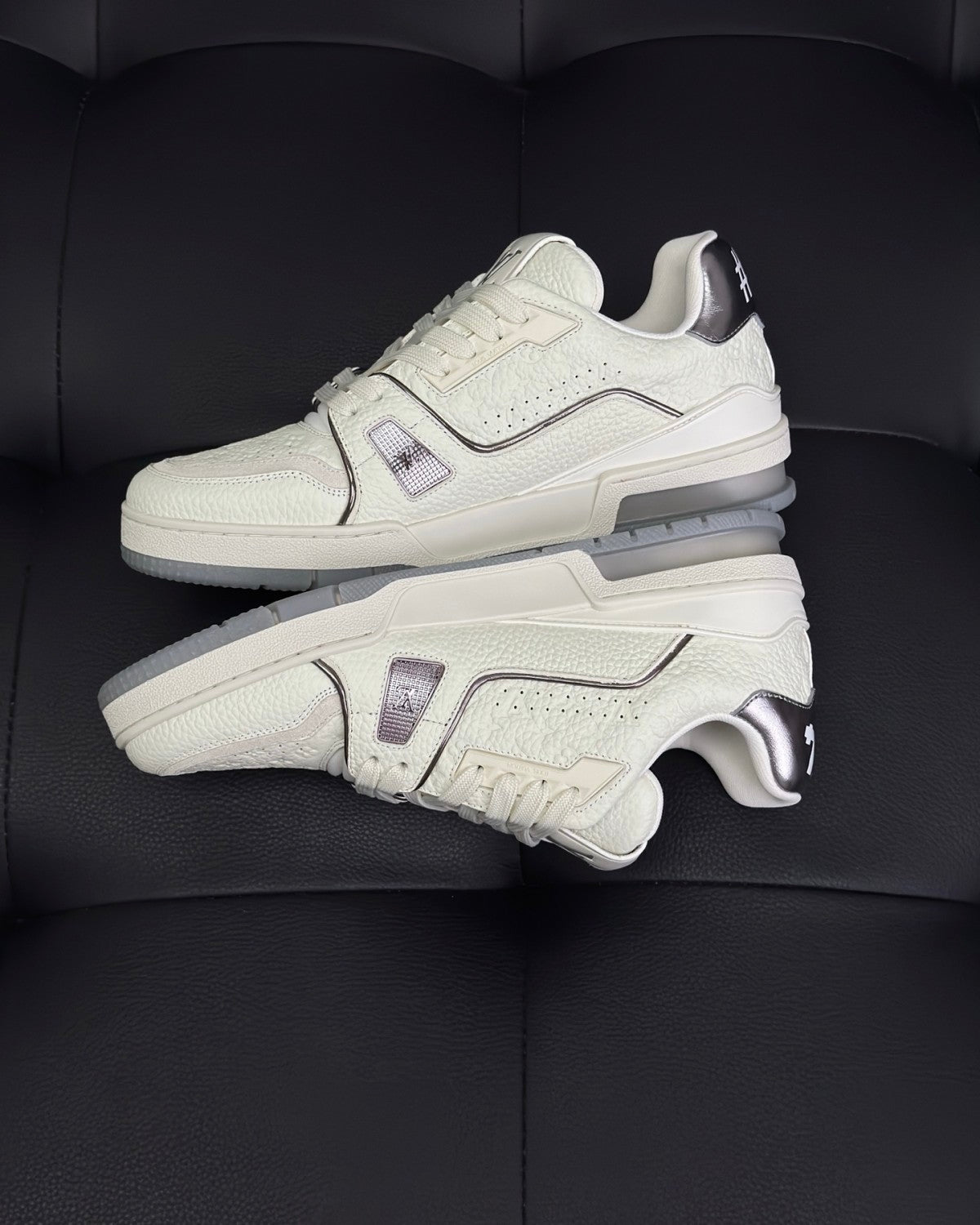 LOUIS VUITTON LV Trainer Sneaker #384153