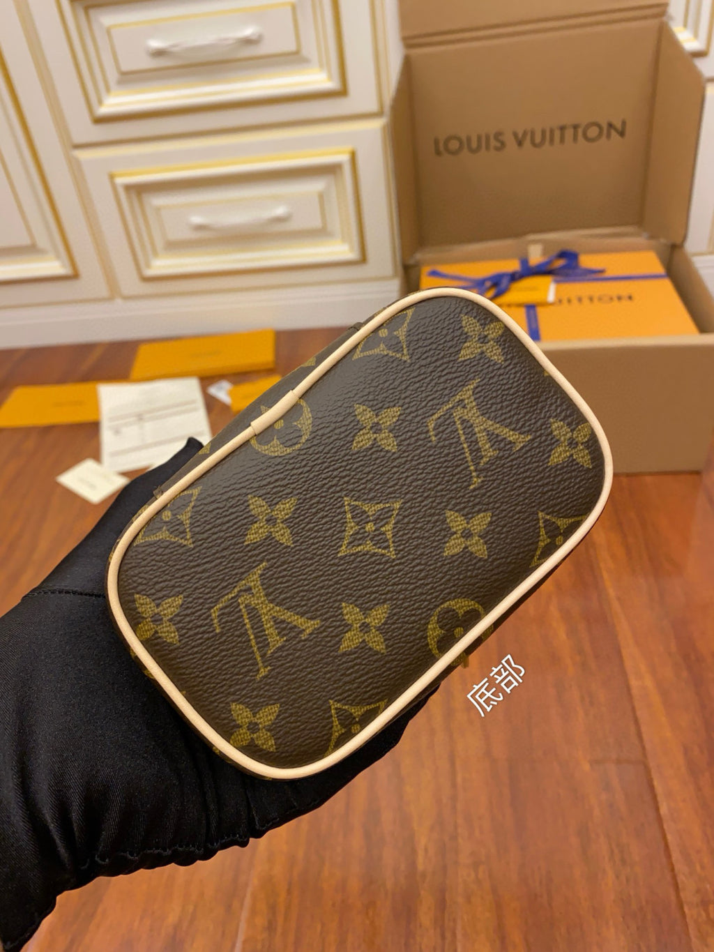 Louis Vuitton NICE NANO Women's Solid Color Classic Printed Leather Zipper Chain Makeup Bag Handbag Bags #77967