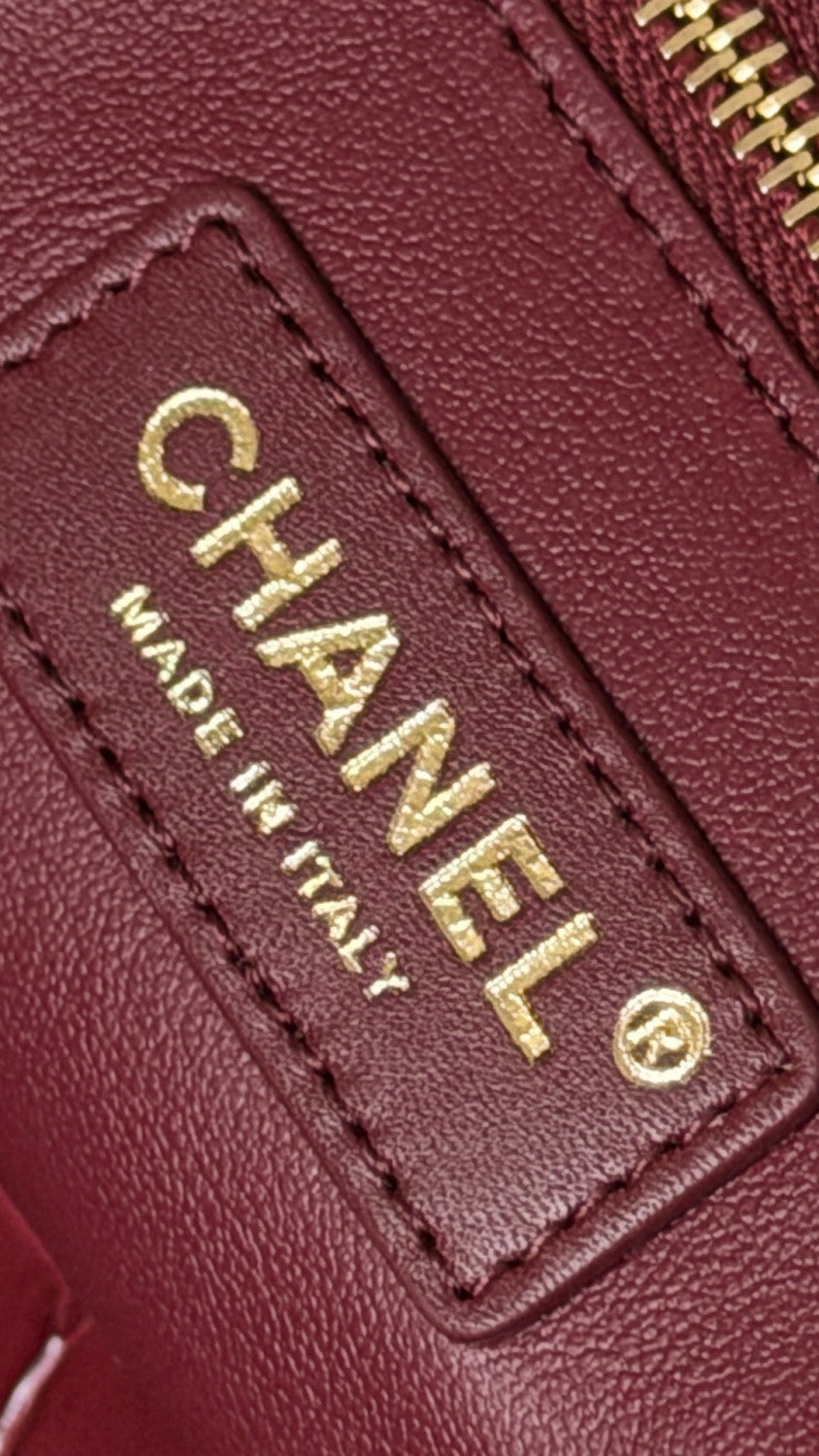 Chanel Women's New 26S Cerf Classic Commuter Tote In Burgundy Available In Two Sizes Bag Lady Bags #197228