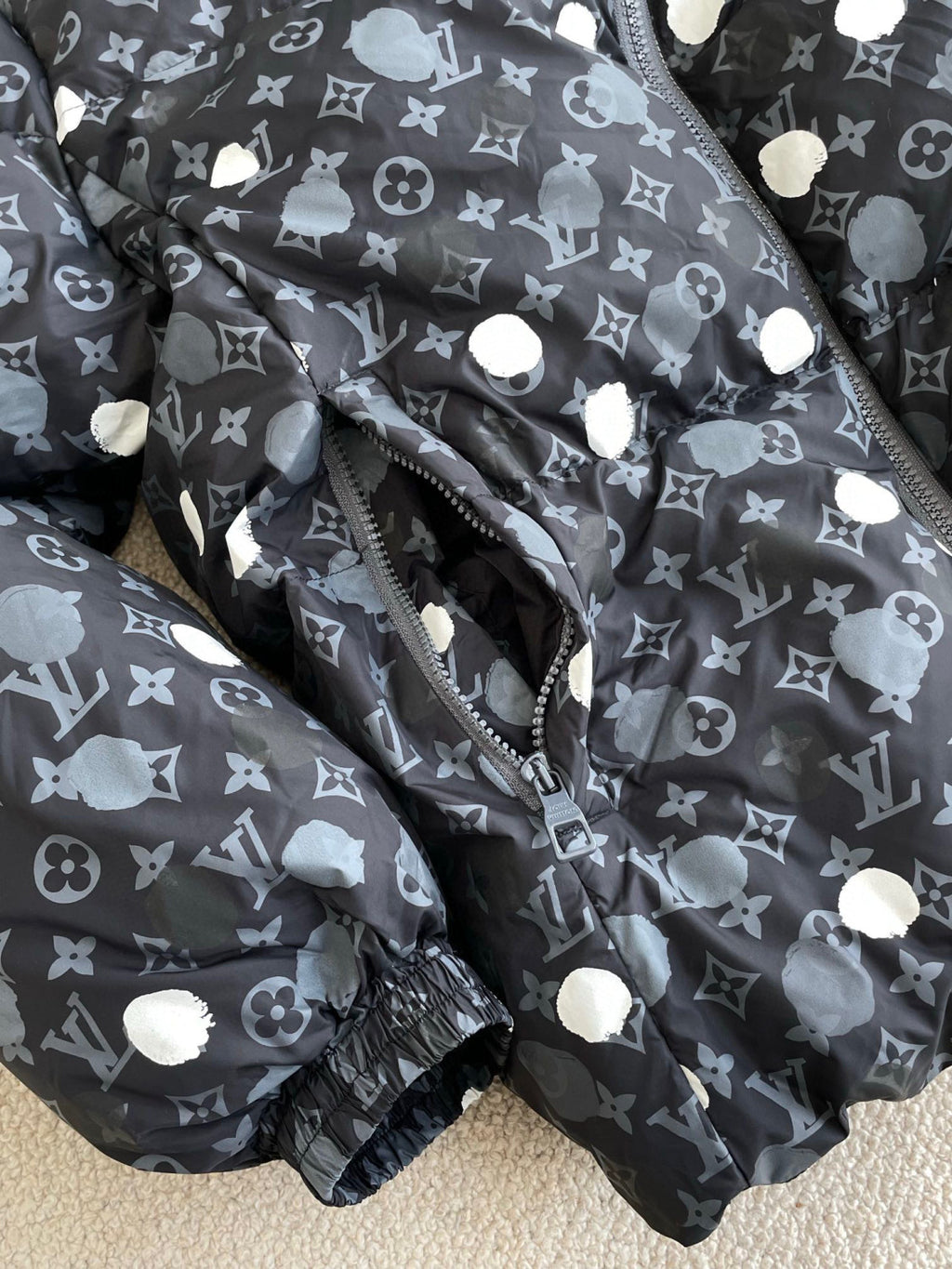Louis Vuitton Yayoi kusama Black Polka Dot Hooded Down Jacket #96374