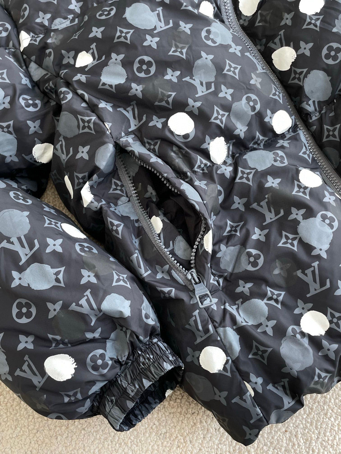 Louis Vuitton Yayoi kusama Black Polka Dot Hooded Down Jacket #96374