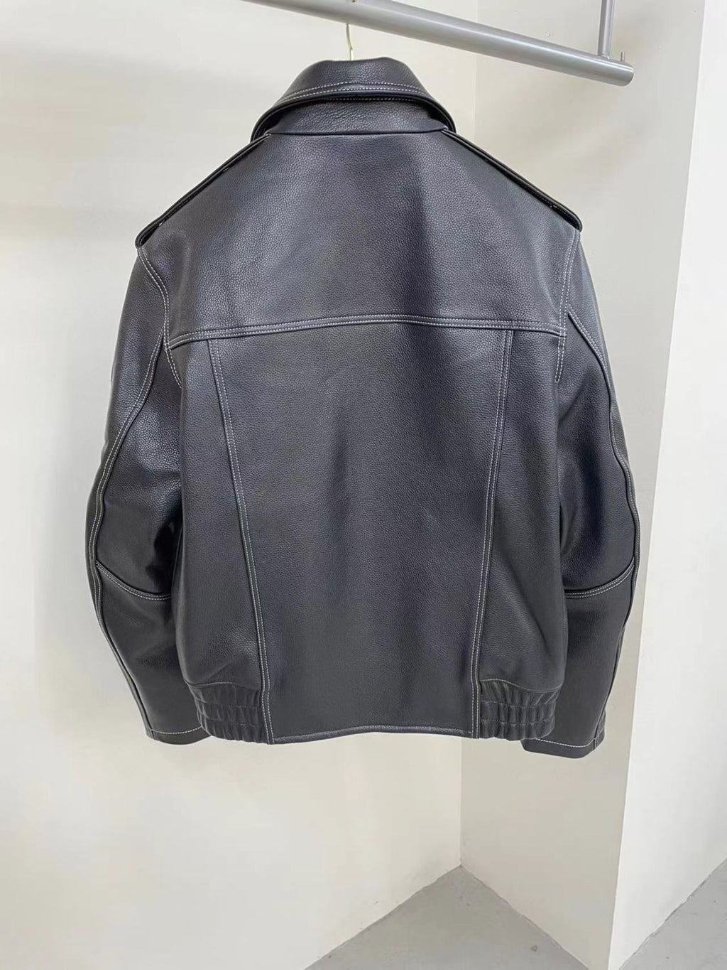 Louis Vuitton Men's Fall And Winter Zipper Decoration Lapel Zipper Drawstring Long Sleeved Cowhide Leather Jacket #98479