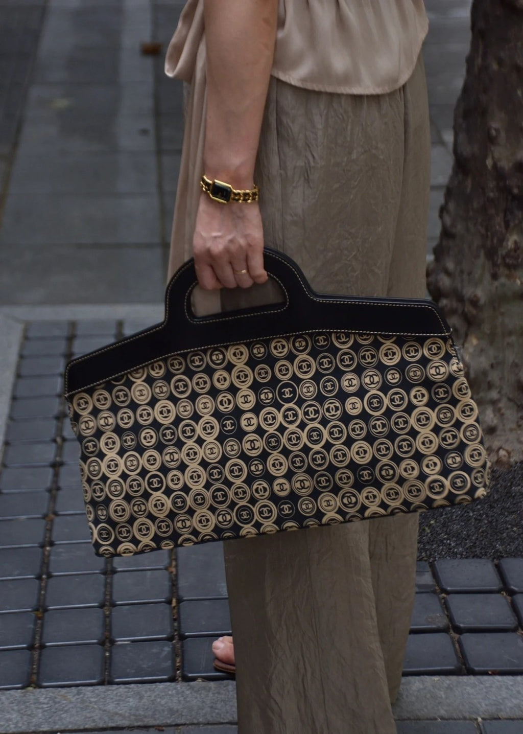 Chanel Women's Vintage Coin Clutch Bag Fashionable Luxurious Exquisite. Elegant Large Bag & Document Case Bags #81872A