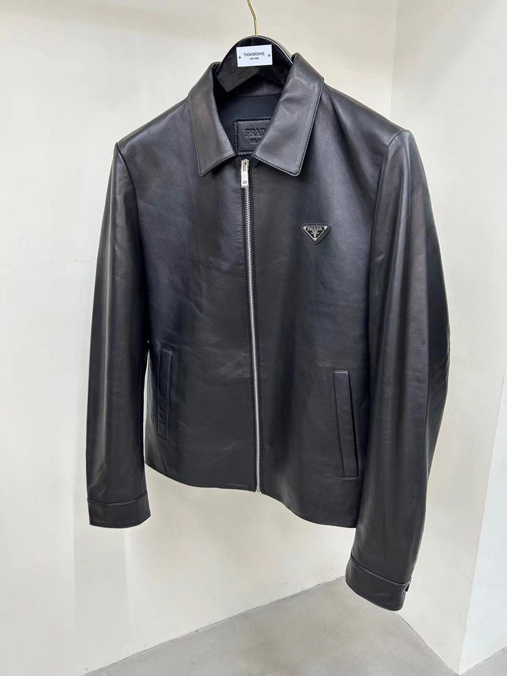 Prada Men's Fall And Winter Black Sheepskin Lapel Zipper Long Sleeved Jacket #98475