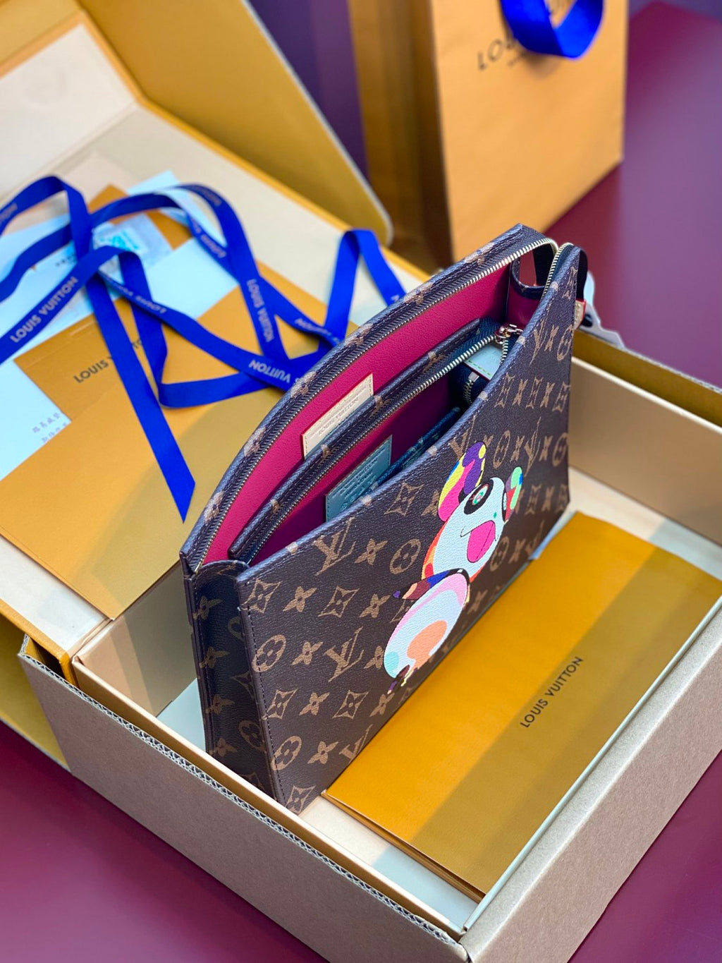 Louis Vuitton LV x TM Women's Solid Color Letter Print Graffiti Pattern Leather Zipper Closure Three-in-One Clutch Bag Bags #77916
