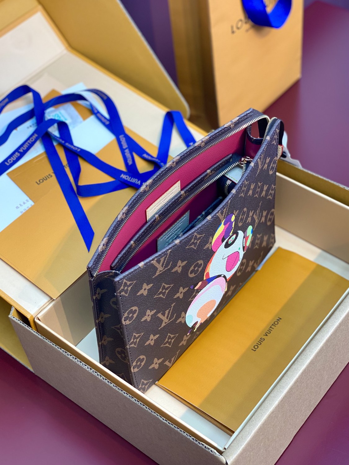 Louis Vuitton LV x TM Women's Solid Color Letter Print Graffiti Pattern Leather Zipper Closure Three-in-One Clutch Bag Bags #77916