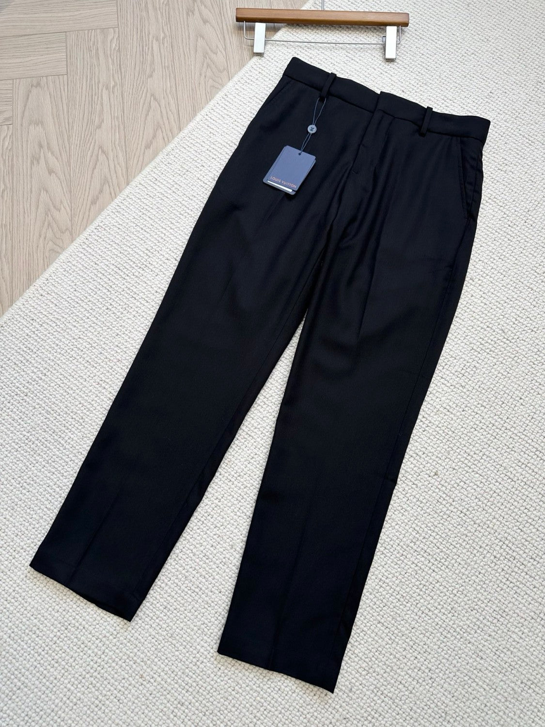 Louis Vuitton SS25 Men's Spring and Summer Solid Color Sheep Wool Straight Casual Pants #332664