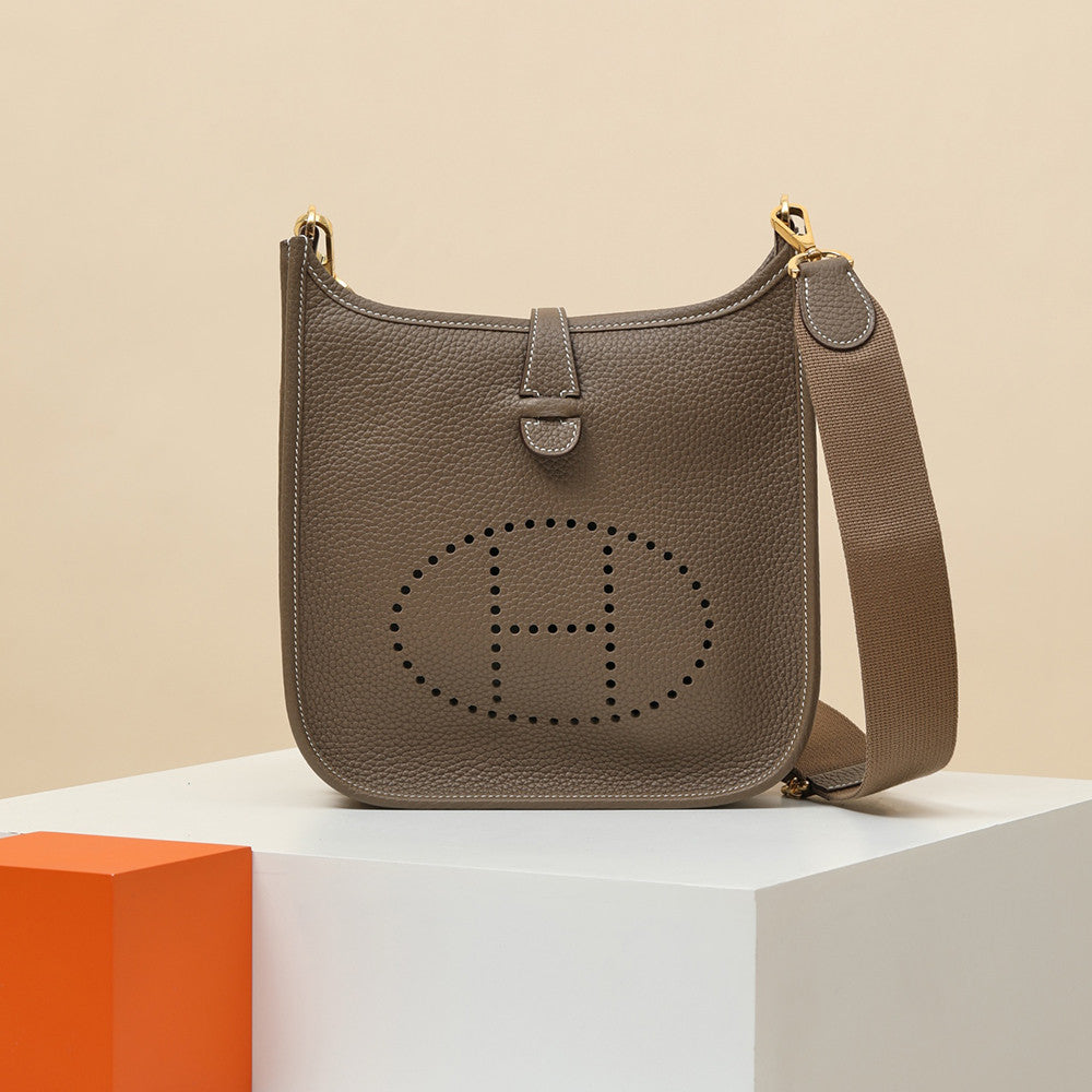 Hermes Evelyne 23 Elephant Grey Silver Buckle Black And Silver Single-shoulder Crossbody Bag Multi-colour Collection Link A Luxurious And Elegant Crossbody Bag Bags #82929A